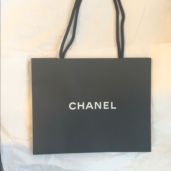 CHANEL Handbags - BRAND NEW Chanel Shopping bag